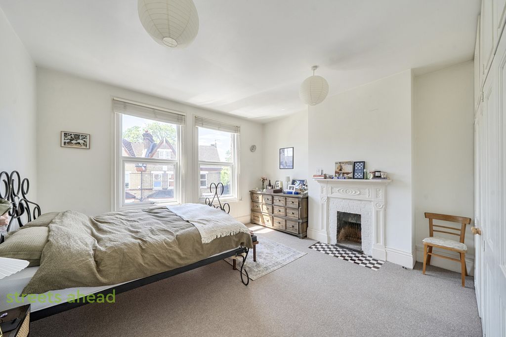 Property photo 3 of 13 841d176E-Ea1E-429...