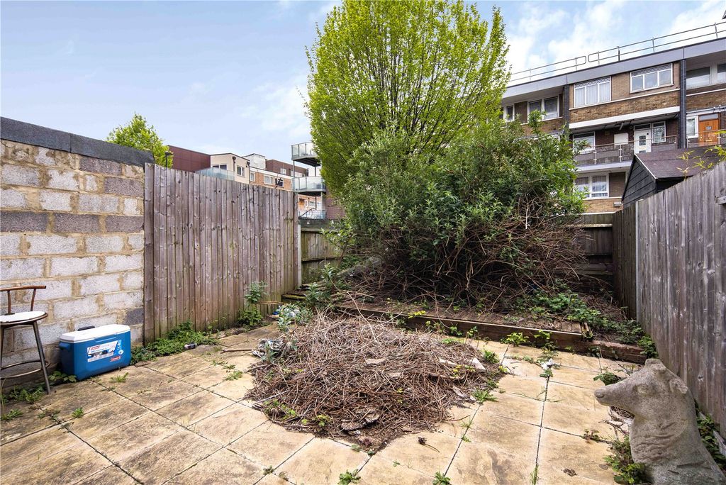 Property photo 3 of 25 Garden