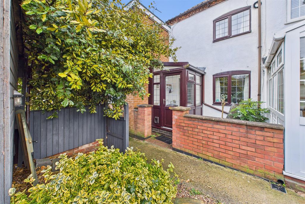 Property photo 1 of 13 Cam04235G0-Pr0120-Still013.Jpg