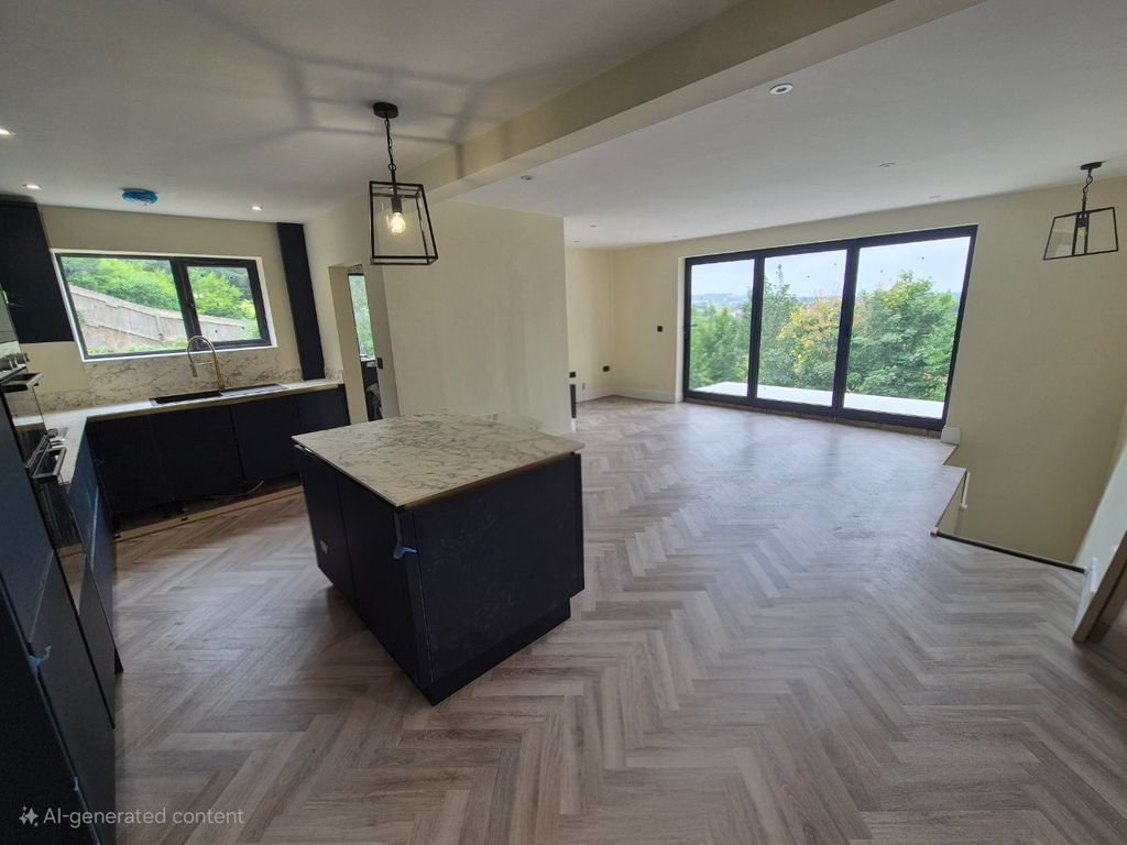 Property photo 3 of 14 4333763