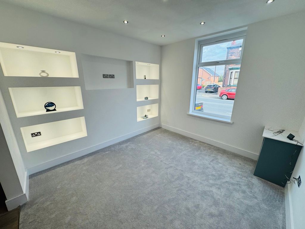 Property photo 2 of 27 Photograph