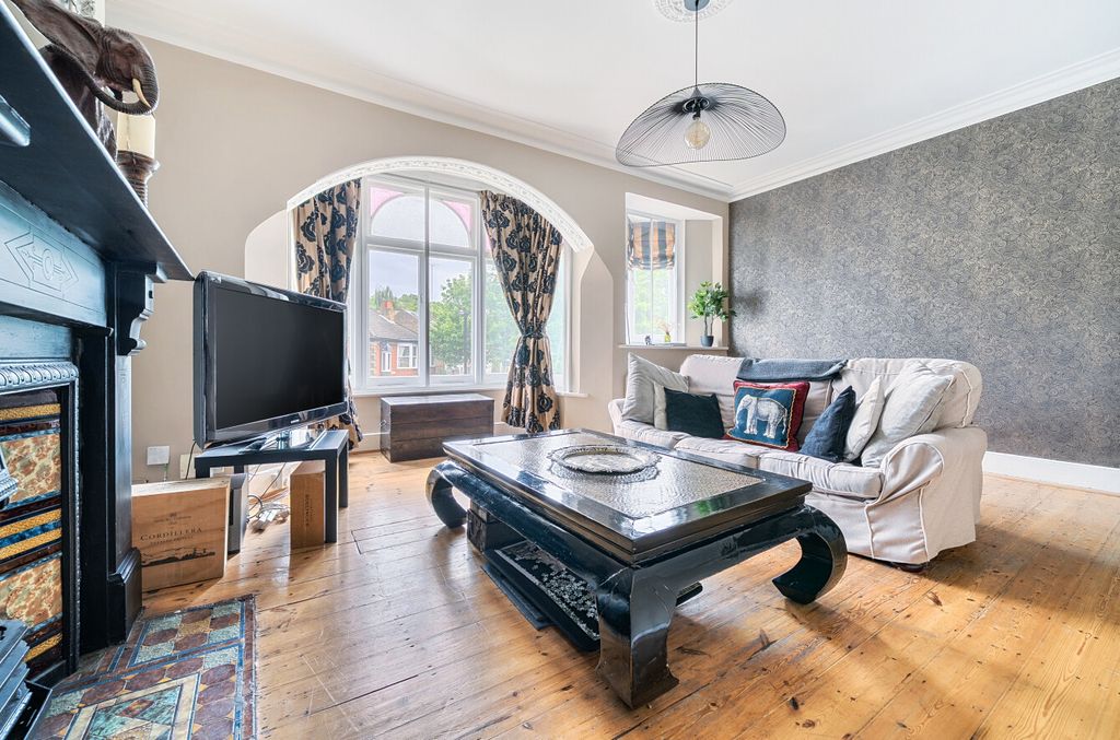 Property photo 1 of 18 1295731-4-682F382...