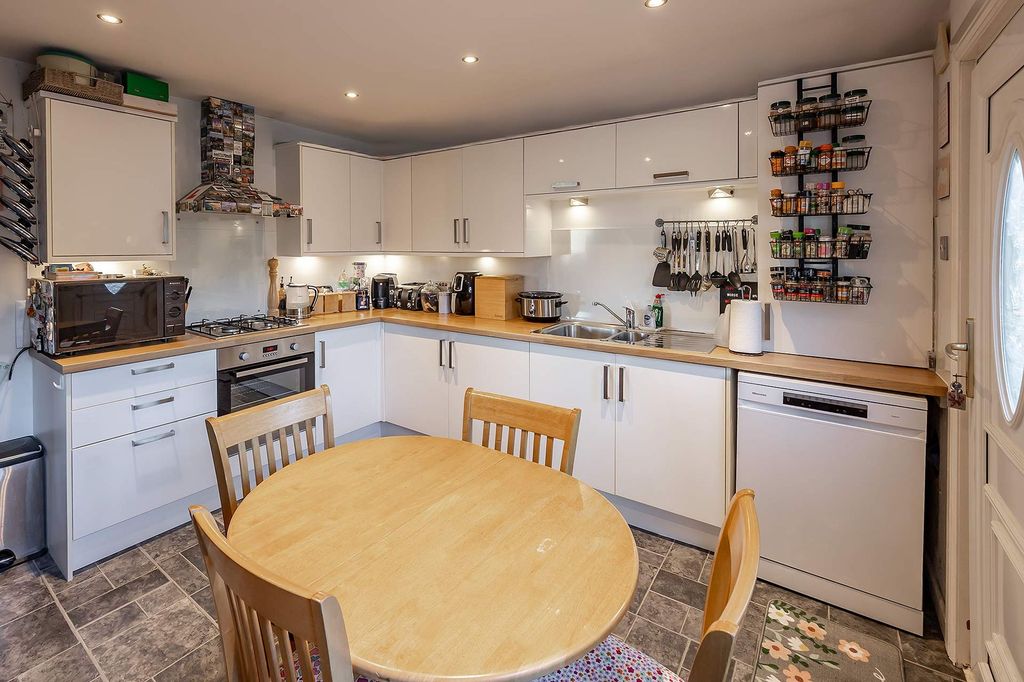 Property photo 3 of 15 Kitchen/Diner