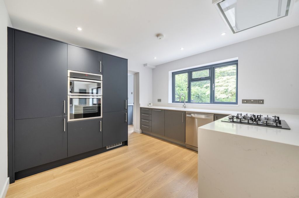Property photo 2 of 14 1466173-9-6A0c3E4...
