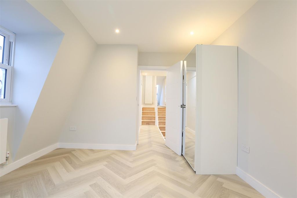 Property photo 3 of 13 Ach_8120.Jpg