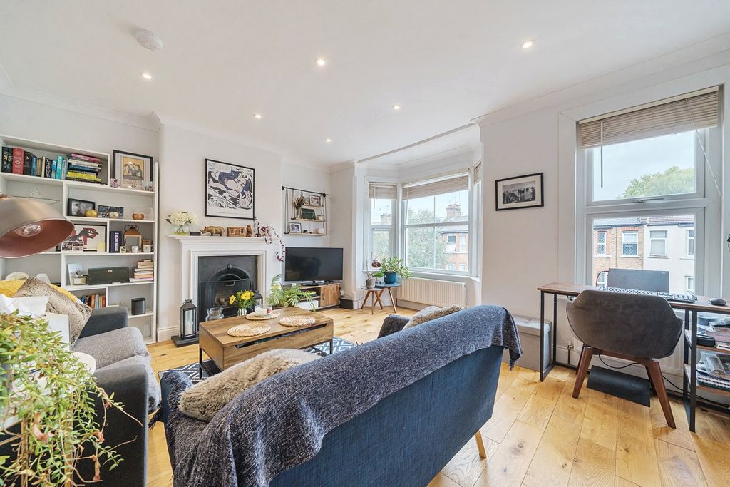 Property photo 3 of 11 1332970-11-68A5B2...