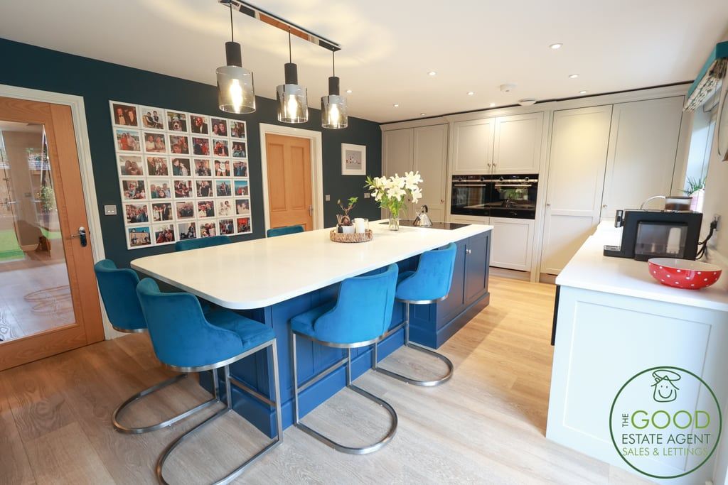 Property photo 2 of 37