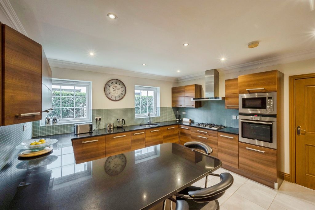 Property photo 3 of 22