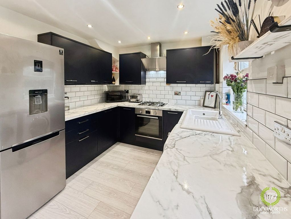 Property photo 3 of 28