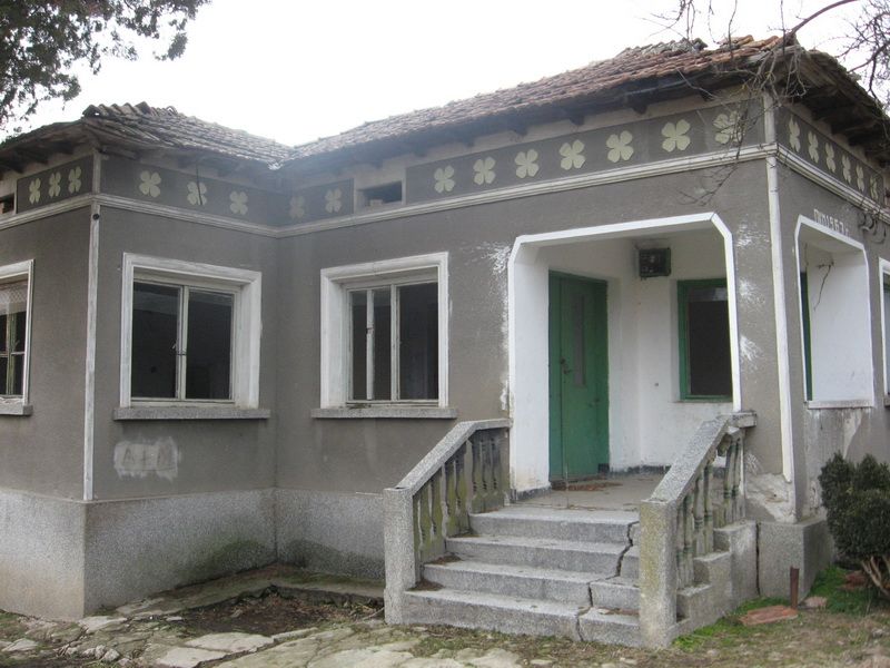 Property photo 1 of 11