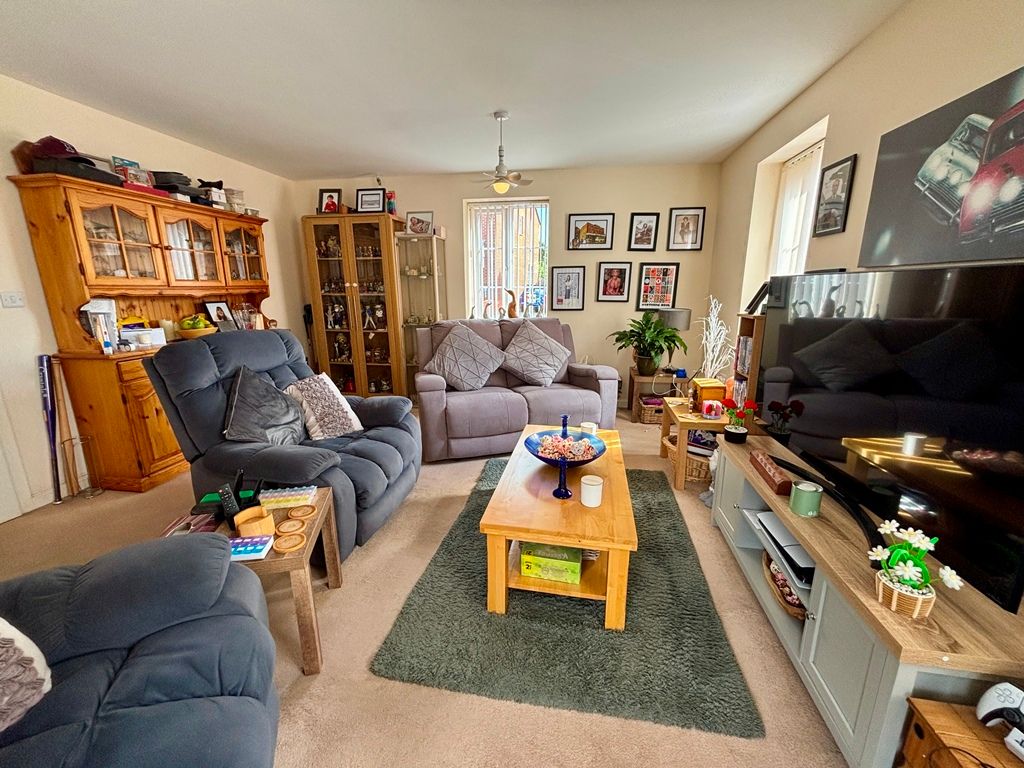 Property photo 2 of 15 Sitting Room