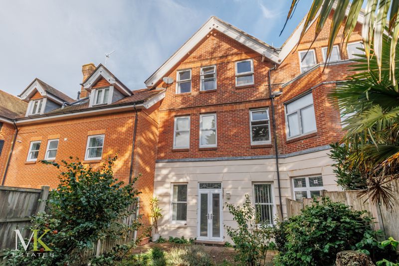 Property photo 2 of 9 Photo 11