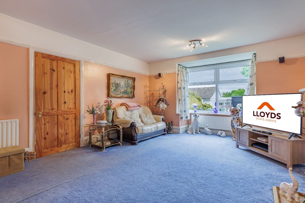 Property photo 3 of 20 4705682