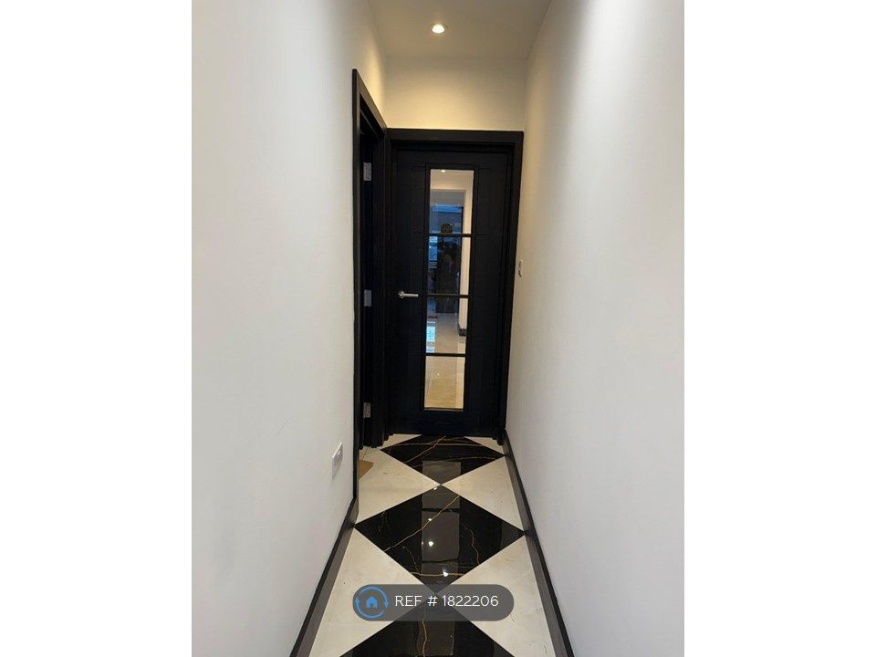 Property photo 3 of 25