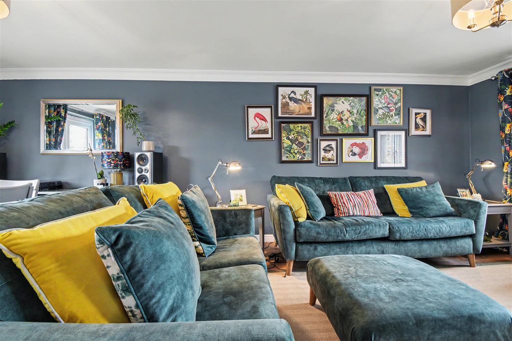 Property photo 3 of 45 Living Room