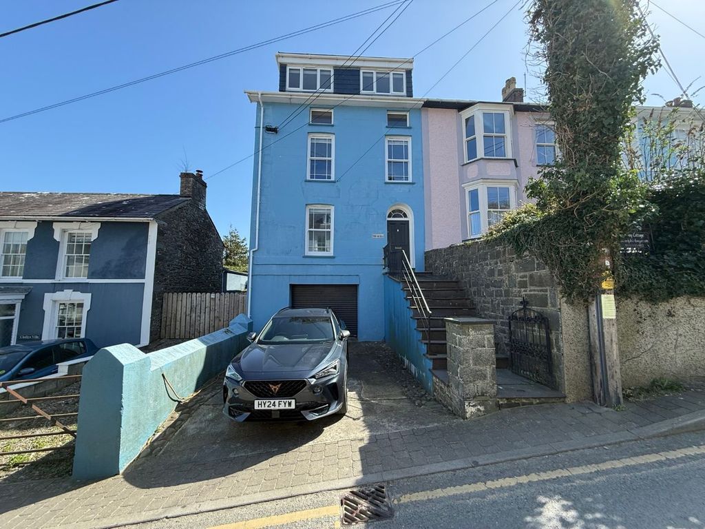 Property photo 2 of 34