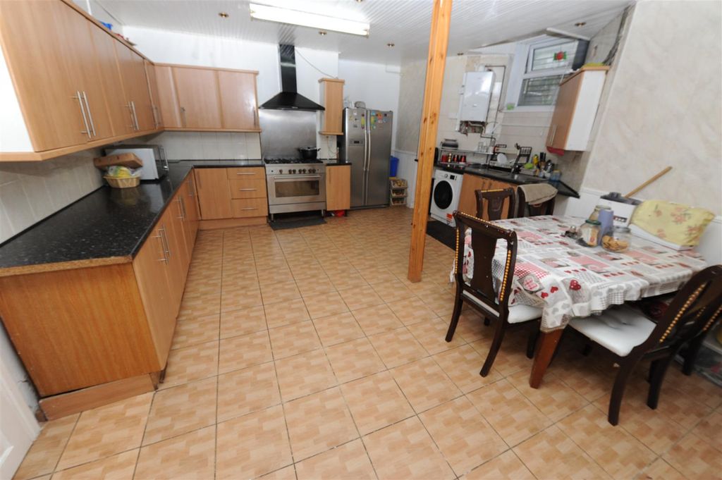 Property photo 3 of 21