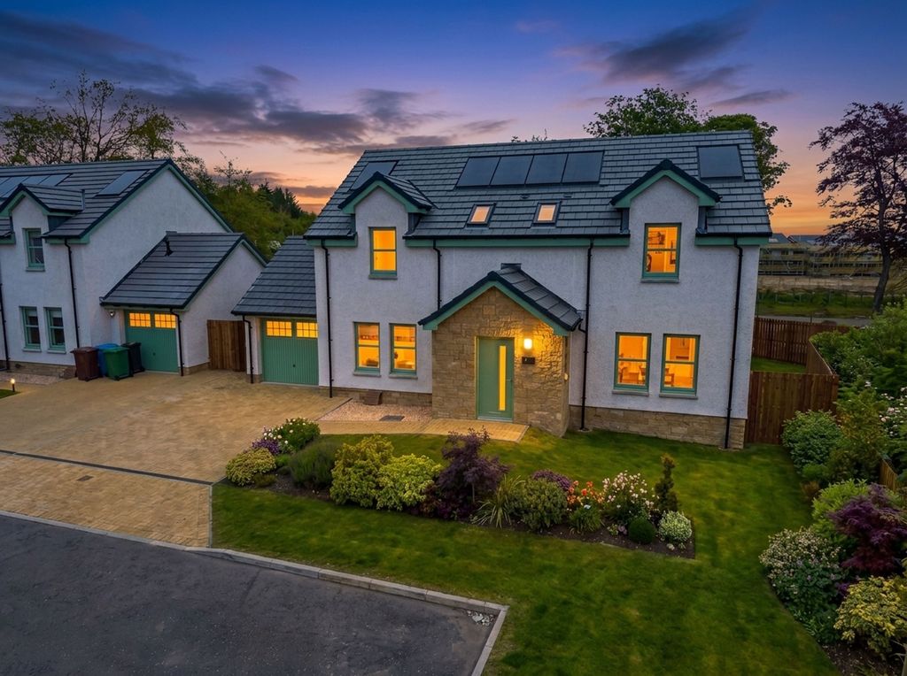 Property photo 1 of 69 Twlight Front View