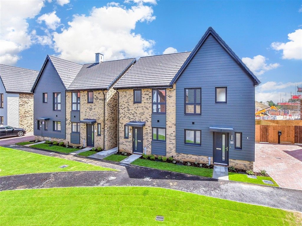 Property photo 1 of 7 Front