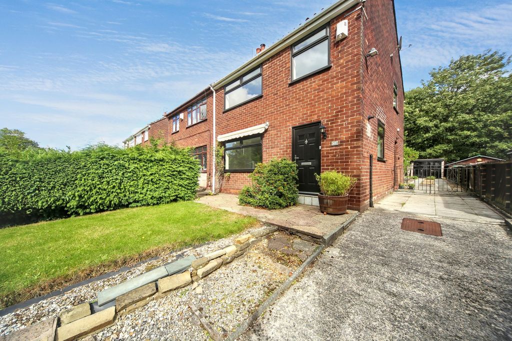 Property photo 2 of 27