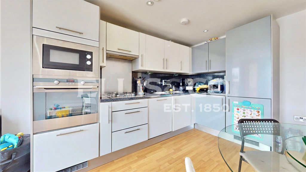 Property photo 3 of 10 Picture No. 21