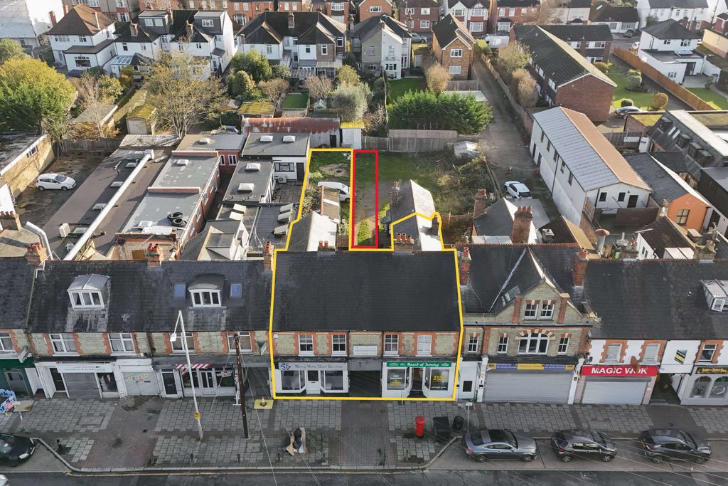 Property photo 1 of 29 28 &amp; 30 High Street, Northwood Ha6 1Bn