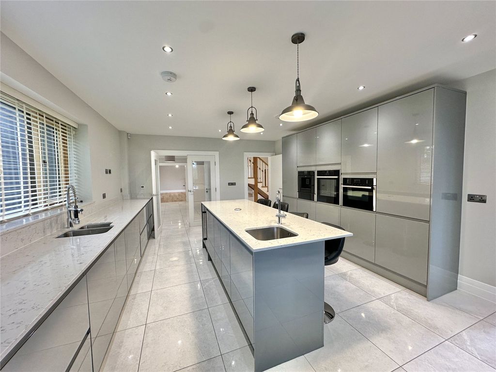 Property photo 3 of 25 Picture No. 05