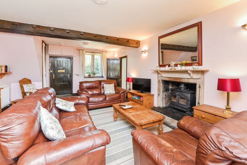 Property photo 2 of 17 Photo