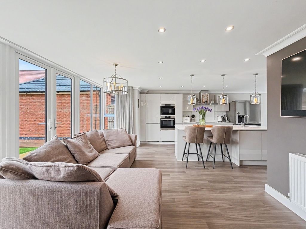 Property photo 2 of 55 5030606