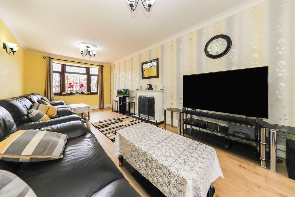 Property photo 3 of 19