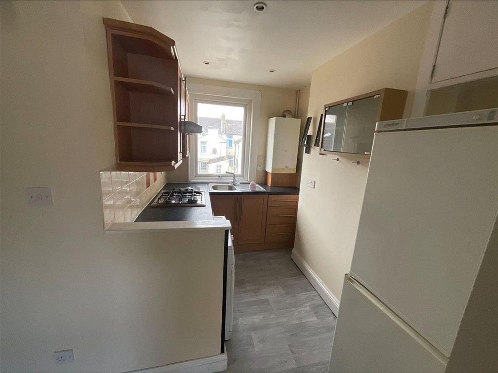 Property photo 1 of 5 Kitchen