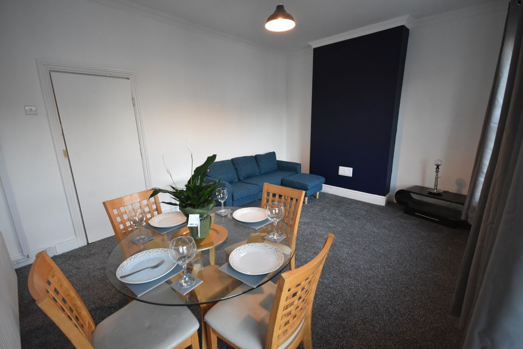 Property photo 2 of 16 Living / Dining Area