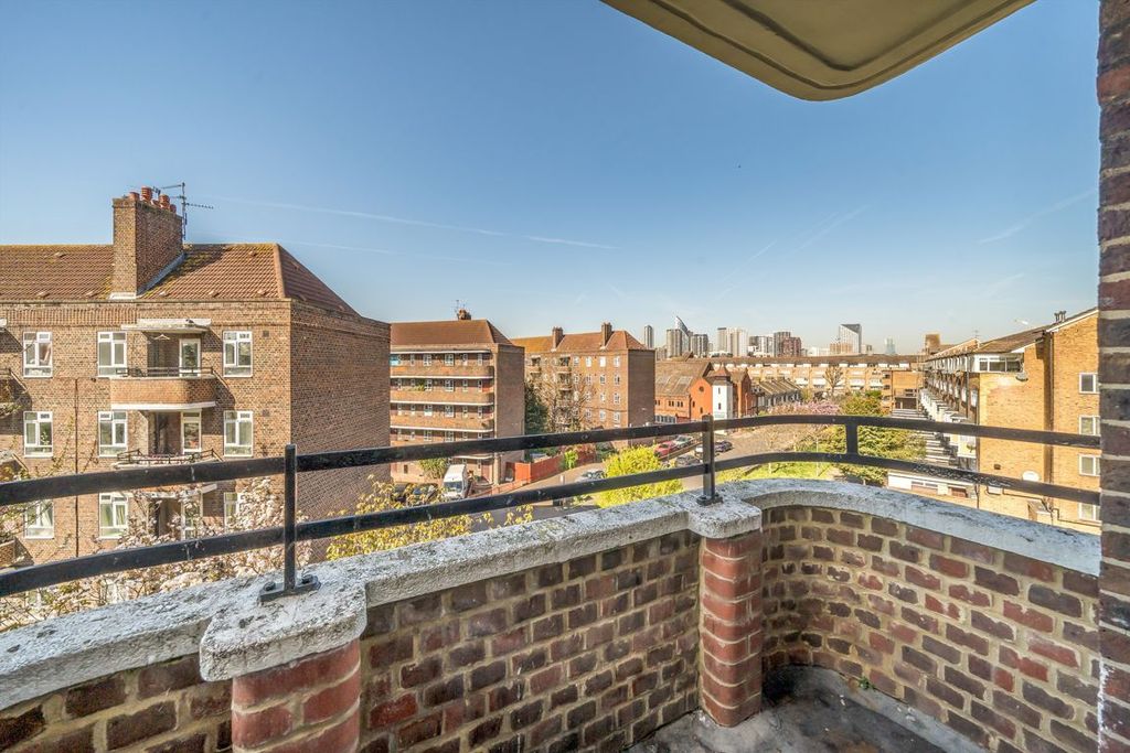 Property photo 2 of 8