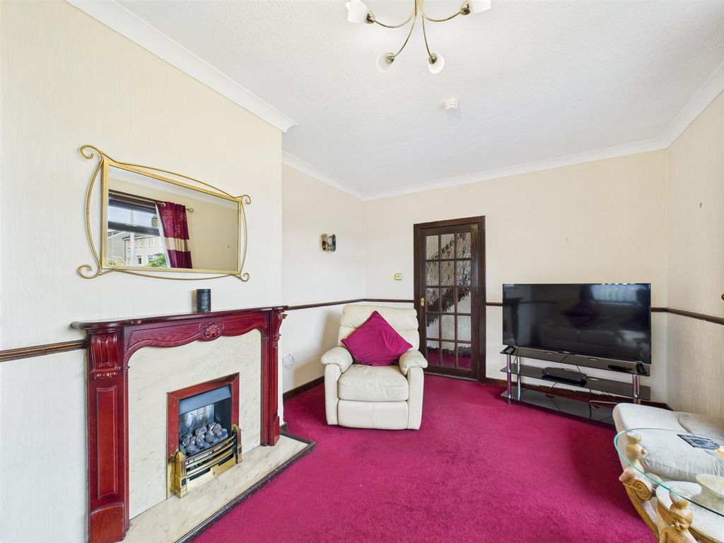 Property photo 3 of 17 Cam01486G0-Pr0806-Still004.Jpg