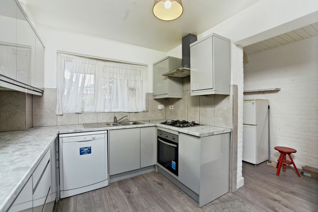Property photo 3 of 21 Pbox-Img.Jpg