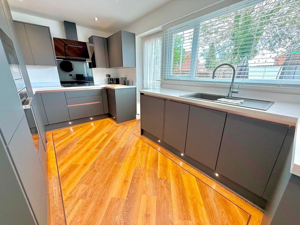 Property photo 2 of 13 Kitchen