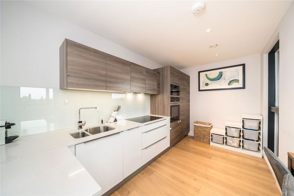 Property photo 3 of 11