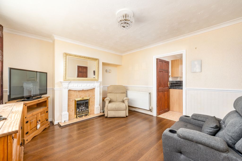Property photo 2 of 26 03