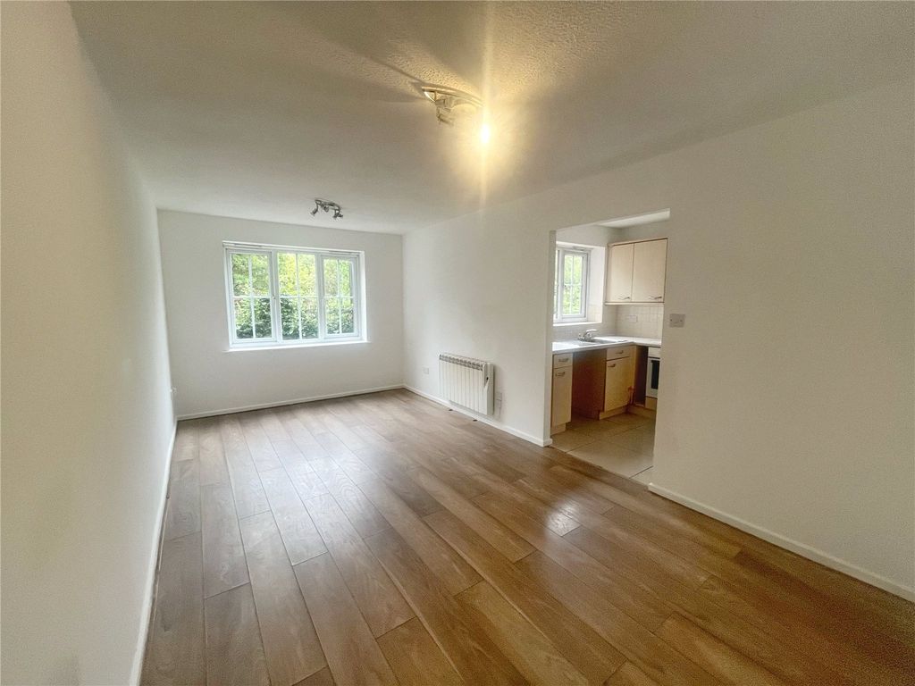Property photo 2 of 10 Picture No. 11