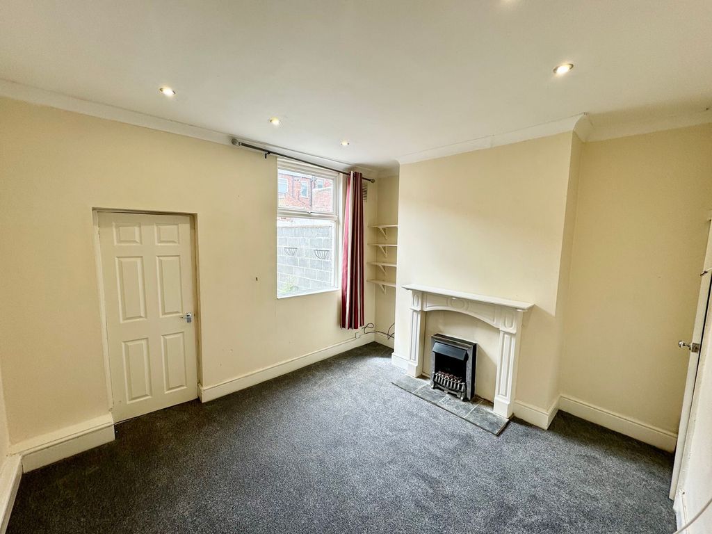 Property photo 2 of 9