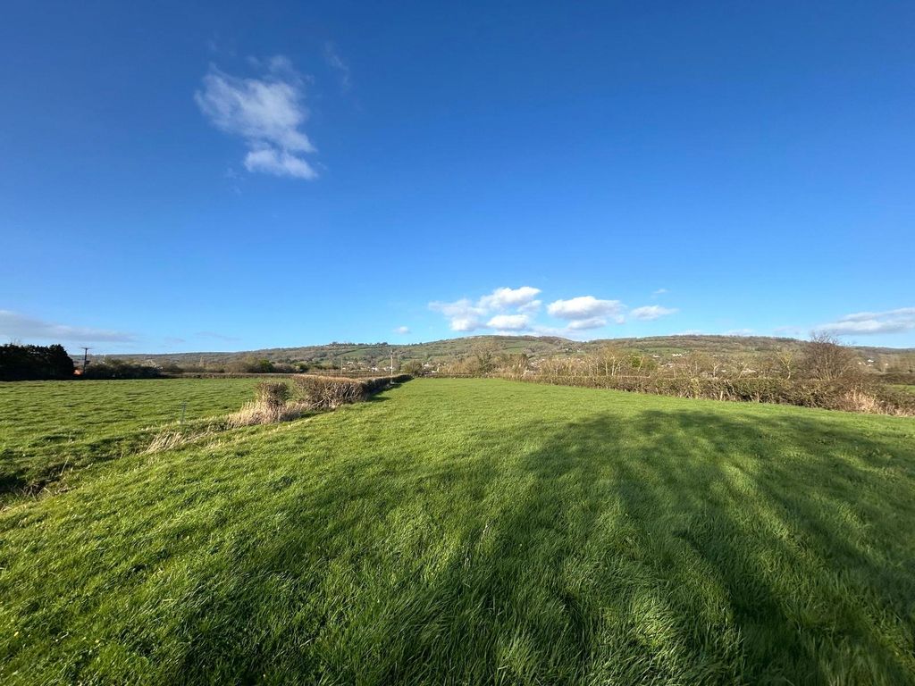 Property photo 3 of 6 Picture No. 07