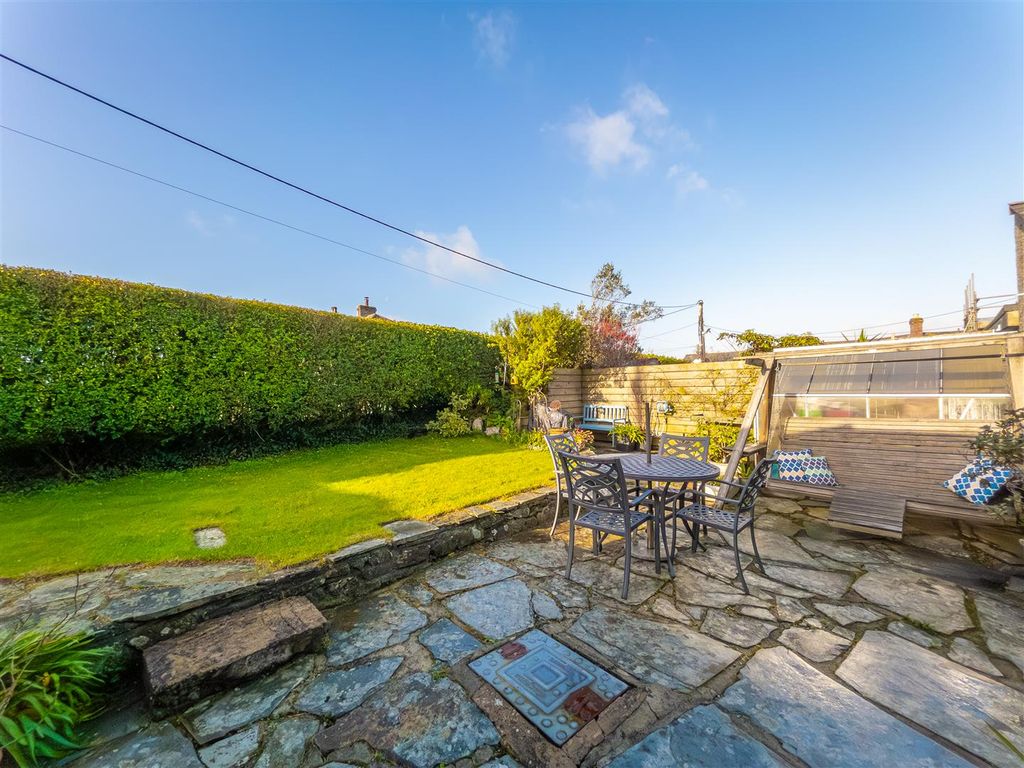 Property photo 3 of 43 Lyndale, Helston-42.Jpg