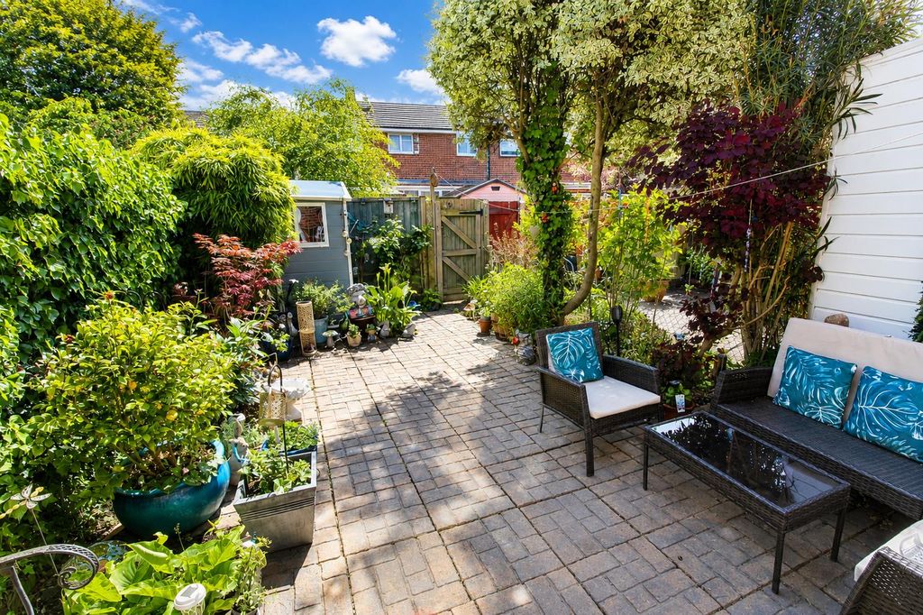 Property photo 2 of 19 Garden.Png