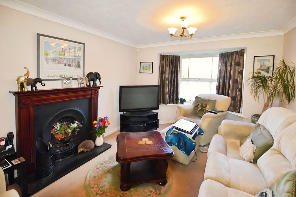 Property photo 2 of 8 Pbox-Img.Jpeg