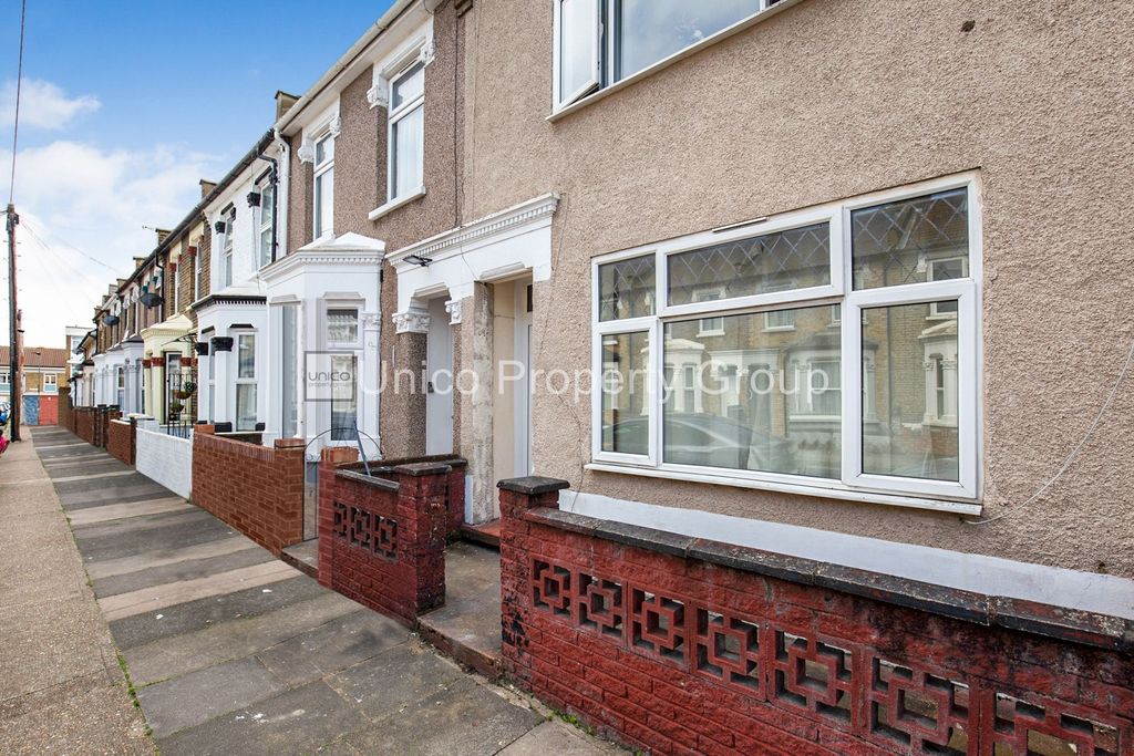 Property photo 1 of 10