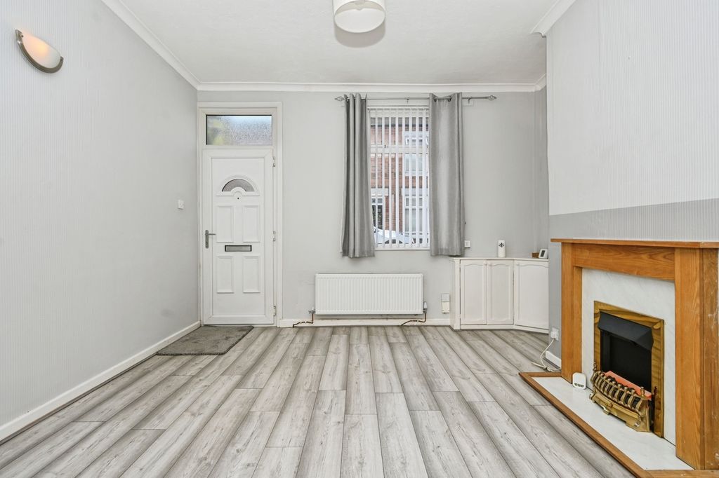 Property photo 2 of 20 Pbox-Img.Jpg