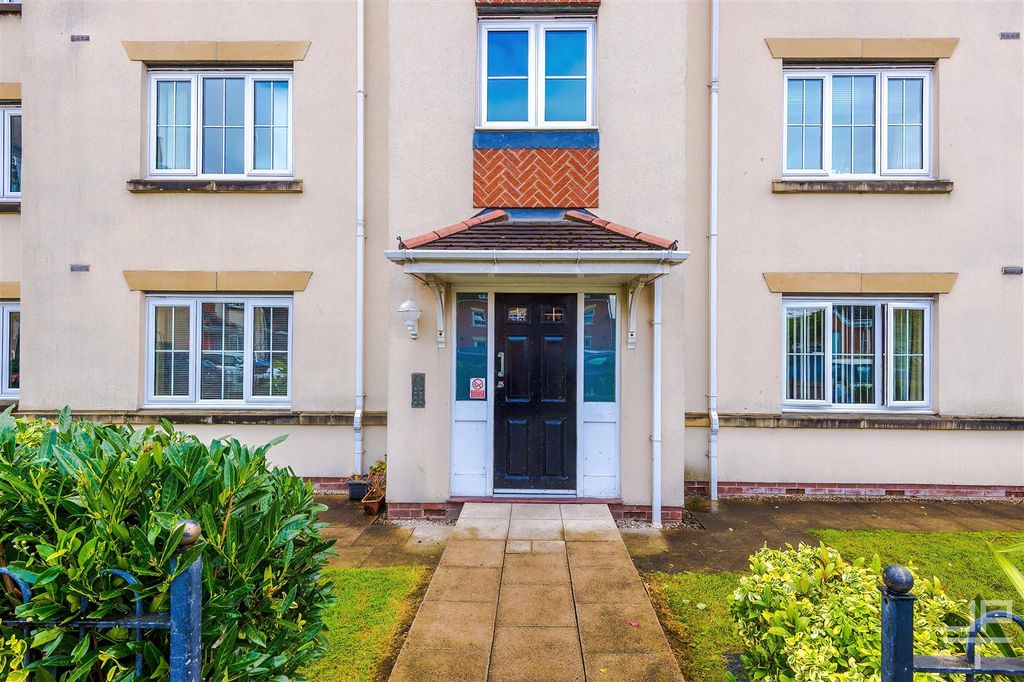 Property photo 1 of 31 Browsholmecourt-Jpt-38.Jpg