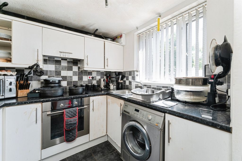 Property photo 3 of 15
