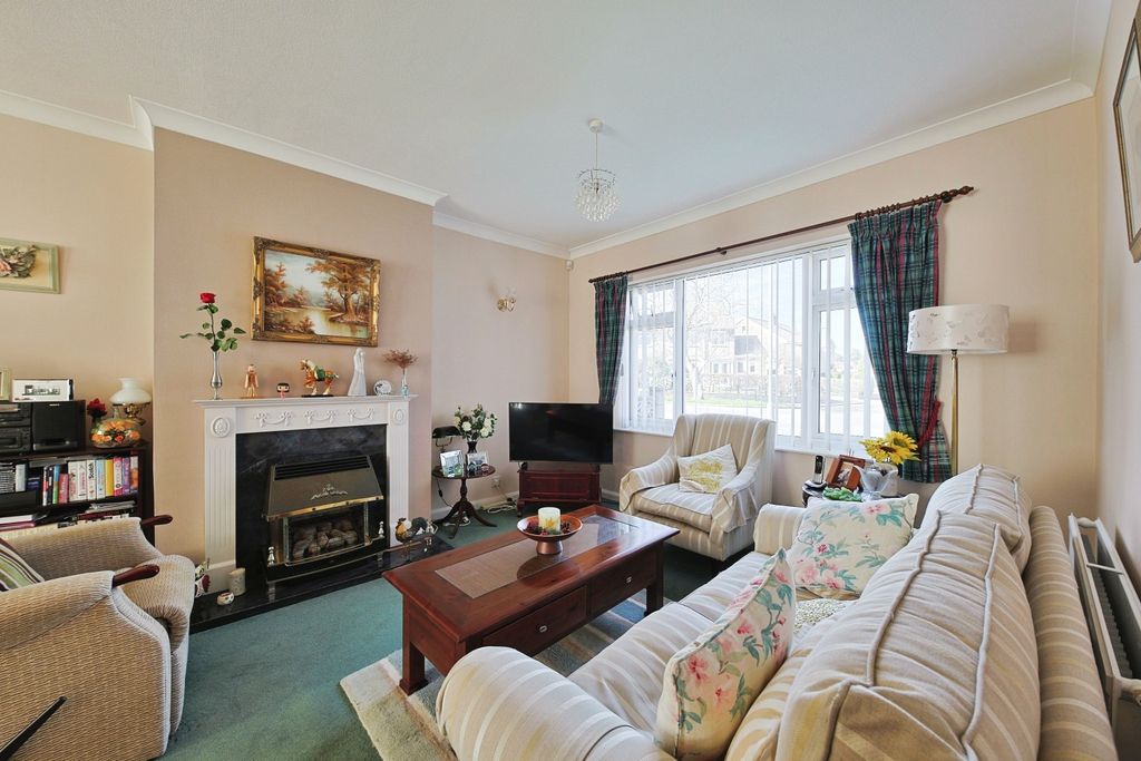 Property photo 3 of 10 4072249