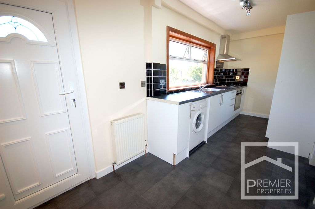 Property photo 3 of 9 Kitchen Diner